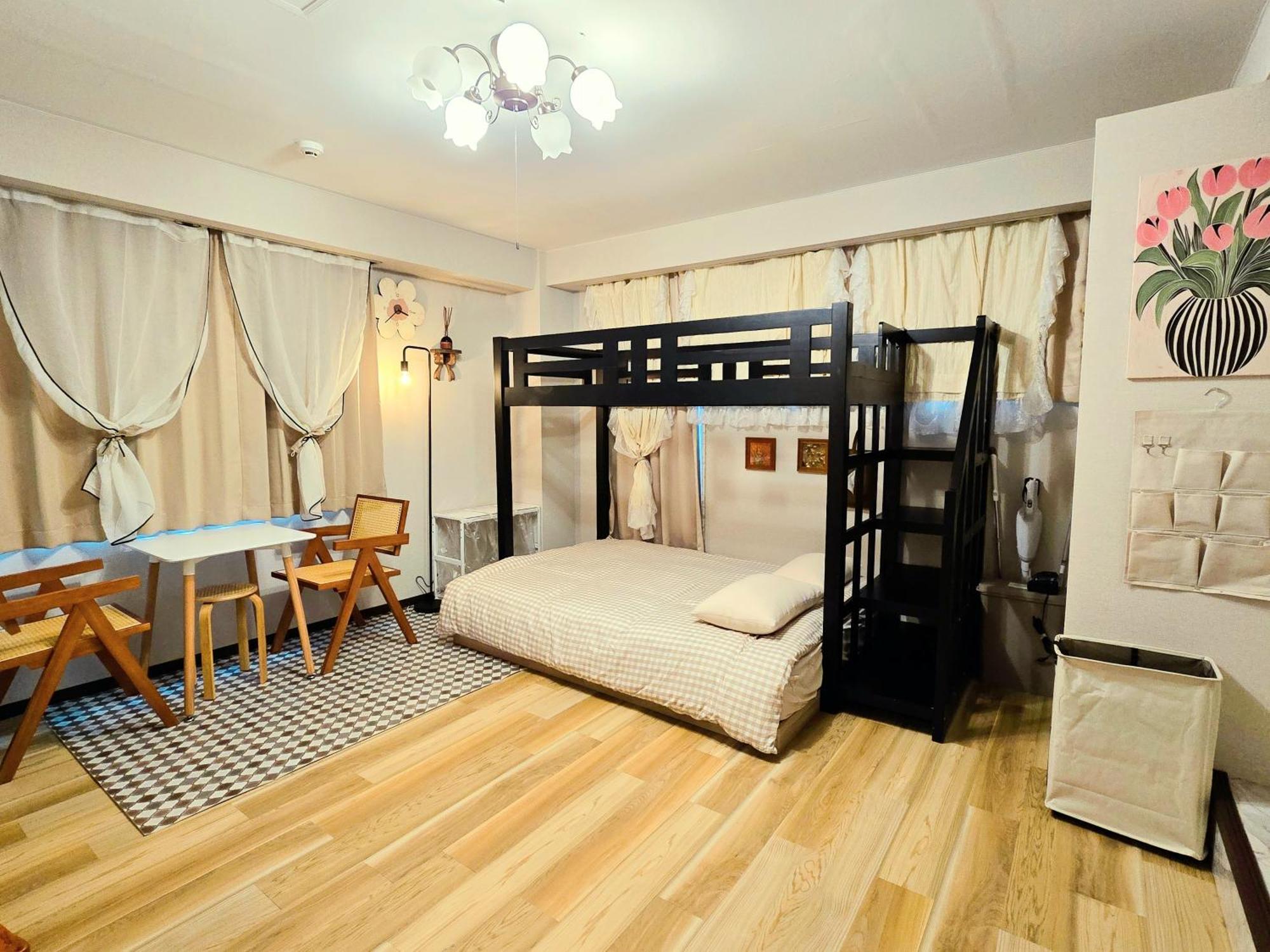 Ueno 704 Jellynehouse